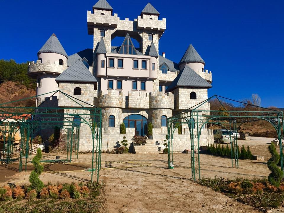 Valentina Castle — 4-Star Luxury Hotel in Garmen, Bulgaria