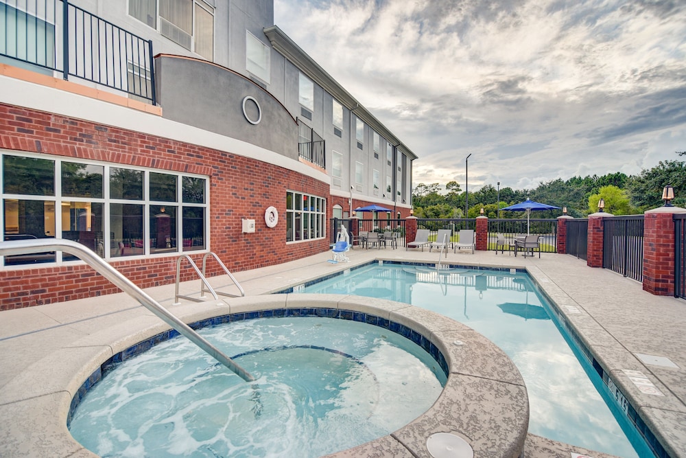 Holiday Inn Express & Suites Foley by IHG - photo 48