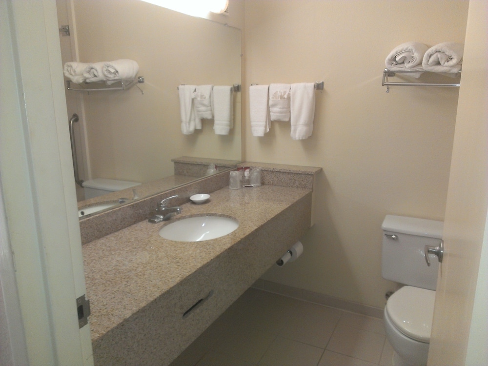Hotel I 64 Richmond - photo 11