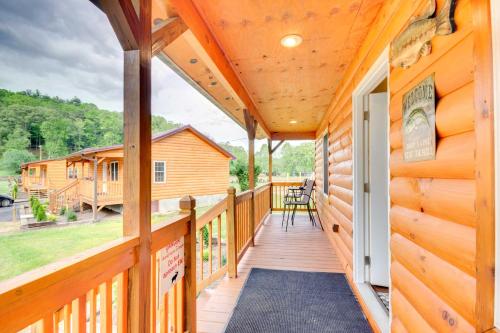 Private Hot Tub Tuckasegee River Couples Escape — Bryson City — photo 2