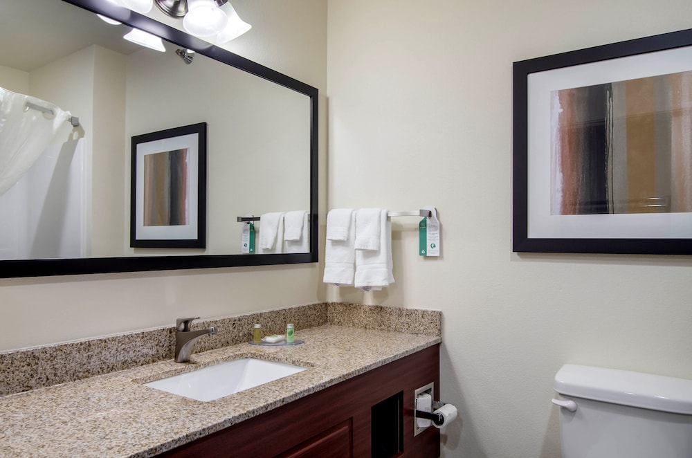 Cobblestone Hotel and Suites Torrington - photo 29