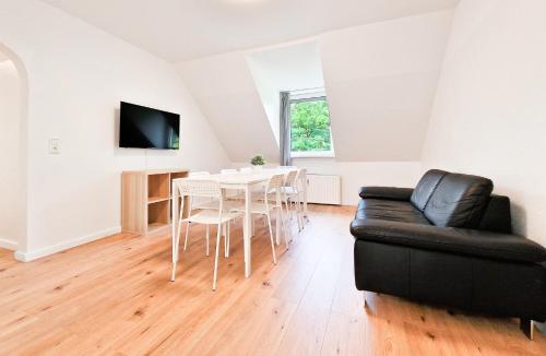 Tolstov Apartments 3 and 4 Room Apartments — 4-Star Luxury Hotel in Duisburg, Germany