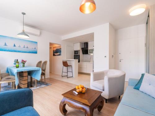 Apartment Marcus Mai Two Bedroom Apartment with Balcony