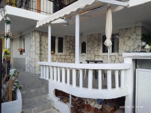 Antonia family house near Airport — 4-Star Luxury Hotel in Limin Mesoyaias, Greece
