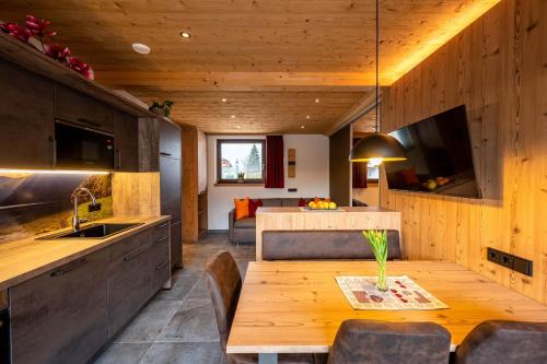 Chalet Auszeit — 4-Star Luxury Hotel in Lermoos, Austria