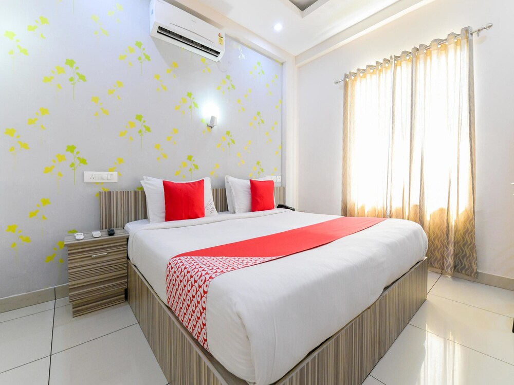 Oyo 7077 Reegate Inn