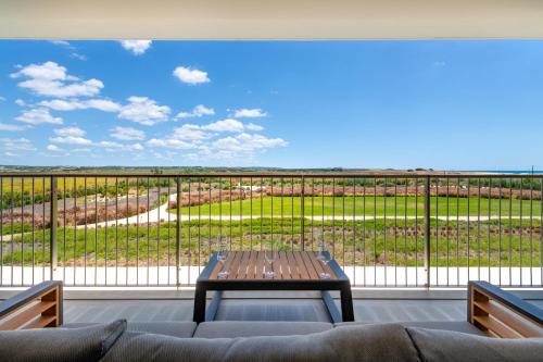 Cond Bayline Cavala Spa Pool Gym Beach By Bedzy — 4-Star Luxury Hotel in Armacao De Pera, Portugal