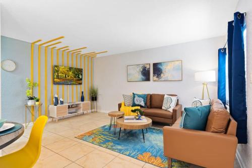 Ocean 17 Seaglass Cottage — 4-Star Luxury Hotel in Indian Harbour Beach, United States