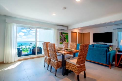 Casago 1207 Brand New Rental Tropical Inspired Getaway Nature and Style in Perfect Harmony — 4-Star Luxury Hotel in Jaco, Costa Rica