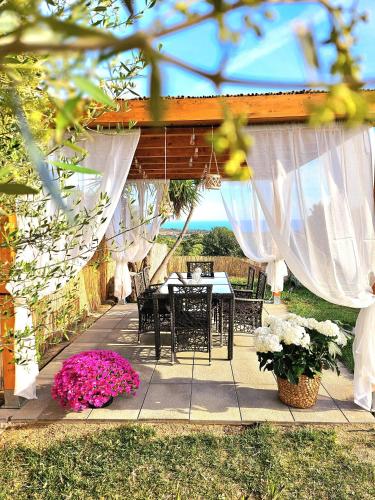 Villa Mary Holiday Home Near Villasimius — 4-Star Luxury Hotel in Quartu Sant'elena, Italy