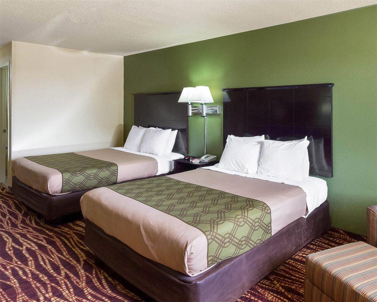 Econo Lodge Inn & Suites Coliseum - photo 11