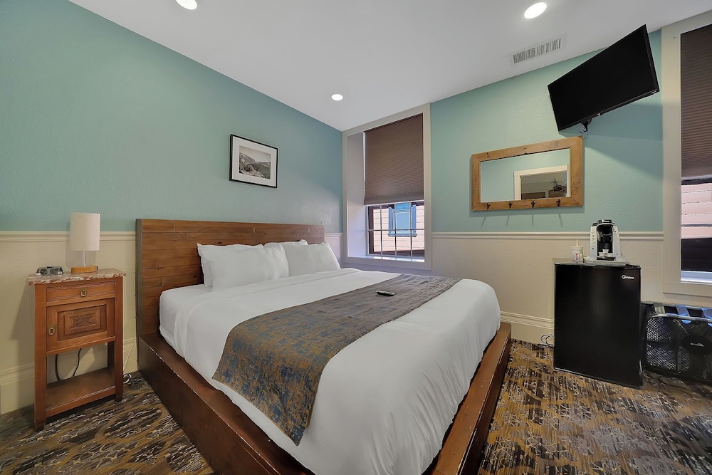 The Groveland Hotel - photo 50