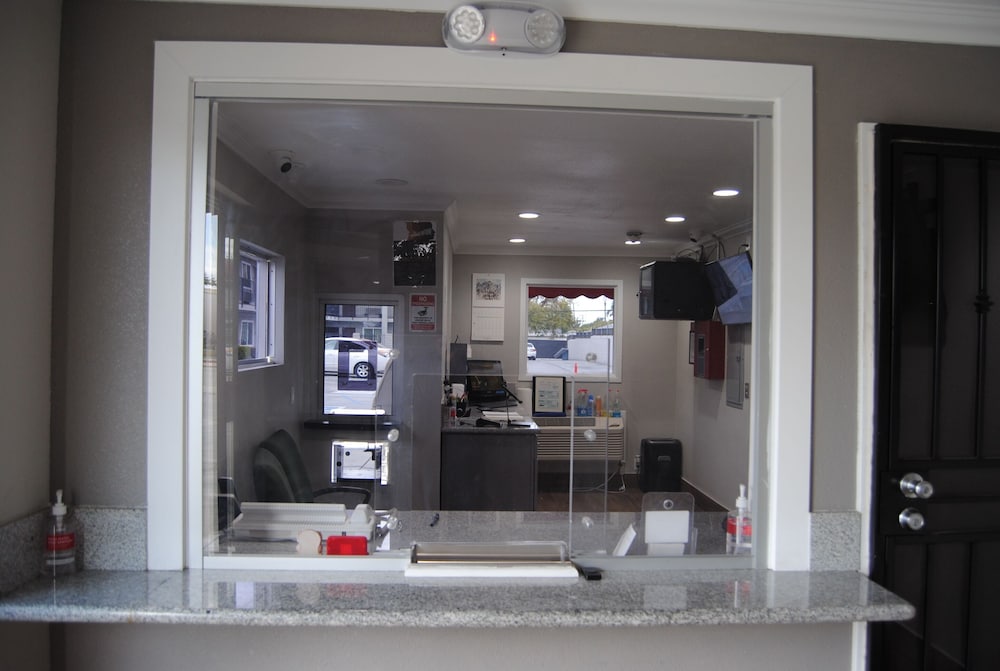 La Puente Inn Motel - photo 2