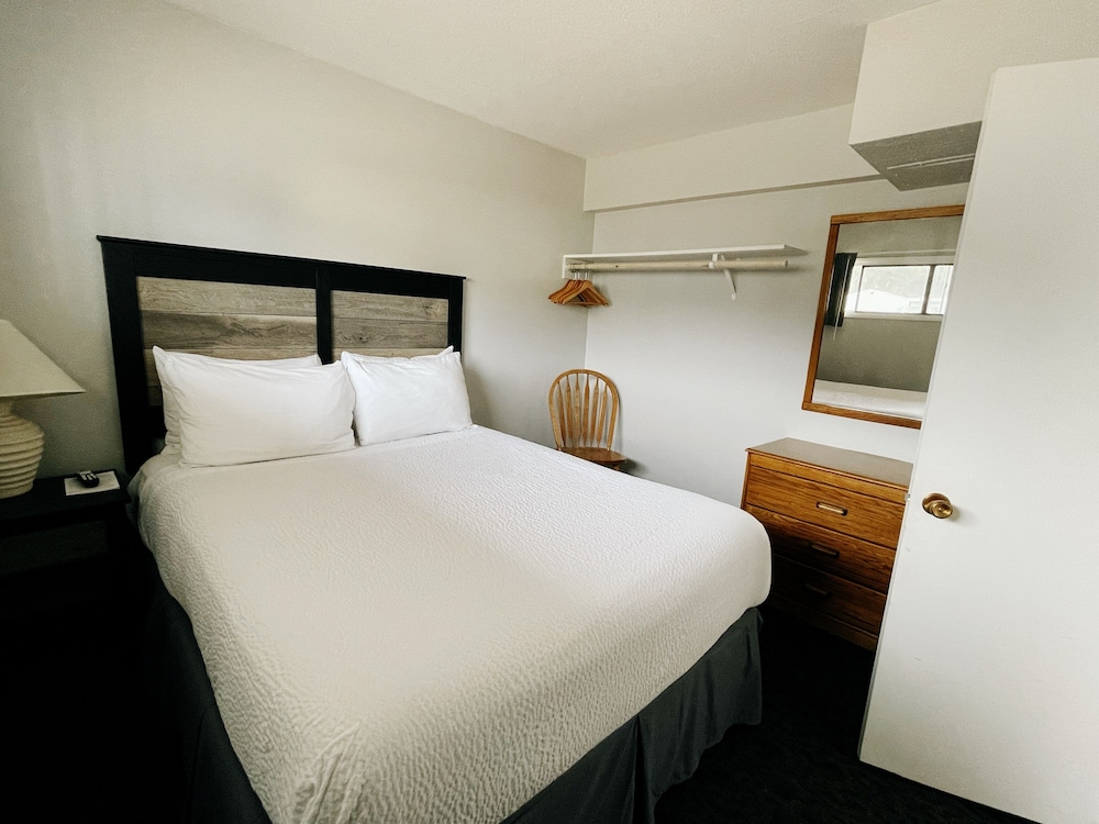 The Sandcastle Beachfront Hotel - photo 15