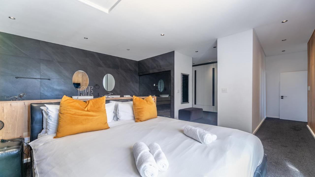 Exclusive 3 Bedroom Luxury Villa Cape Town CBD