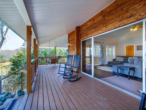 The Lookout Lake View Hot Tub and Grill - photo 40
