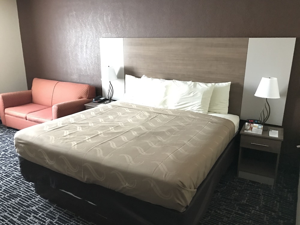 Quality Inn Near Pimlico Racetrack - photo 11