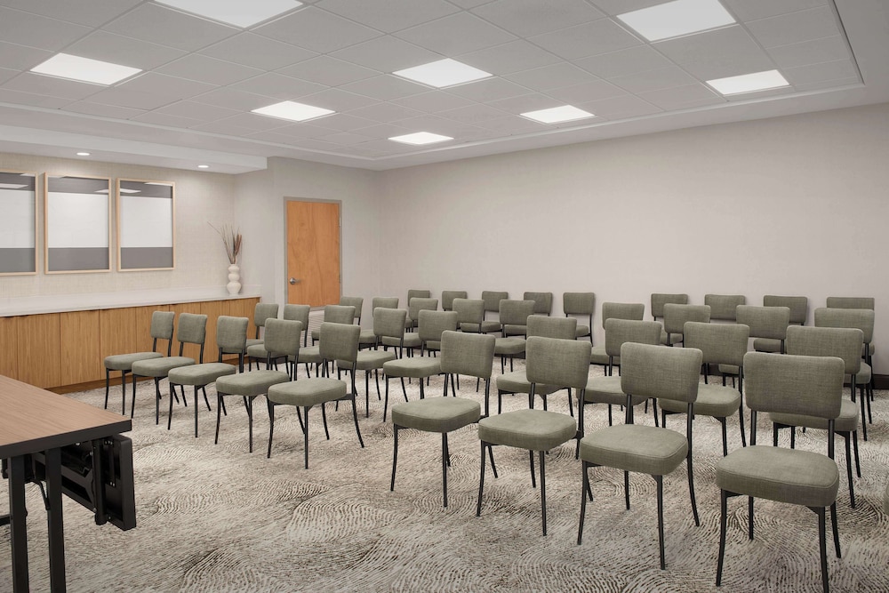 Hampton Inn & Suites Paso Robles - photo 38