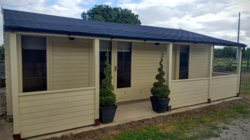 The Cabin @Tenacre — 4-Star Luxury Hotel in Boston, United Kingdom