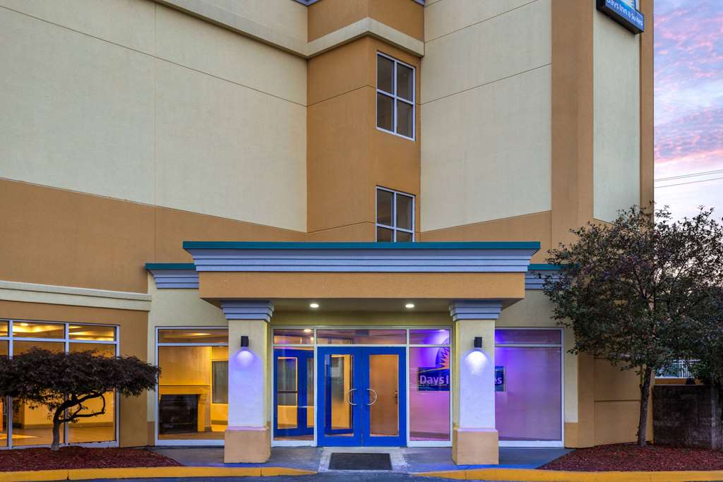 Days Inn & Suites by Wyndham Albany - photo 8