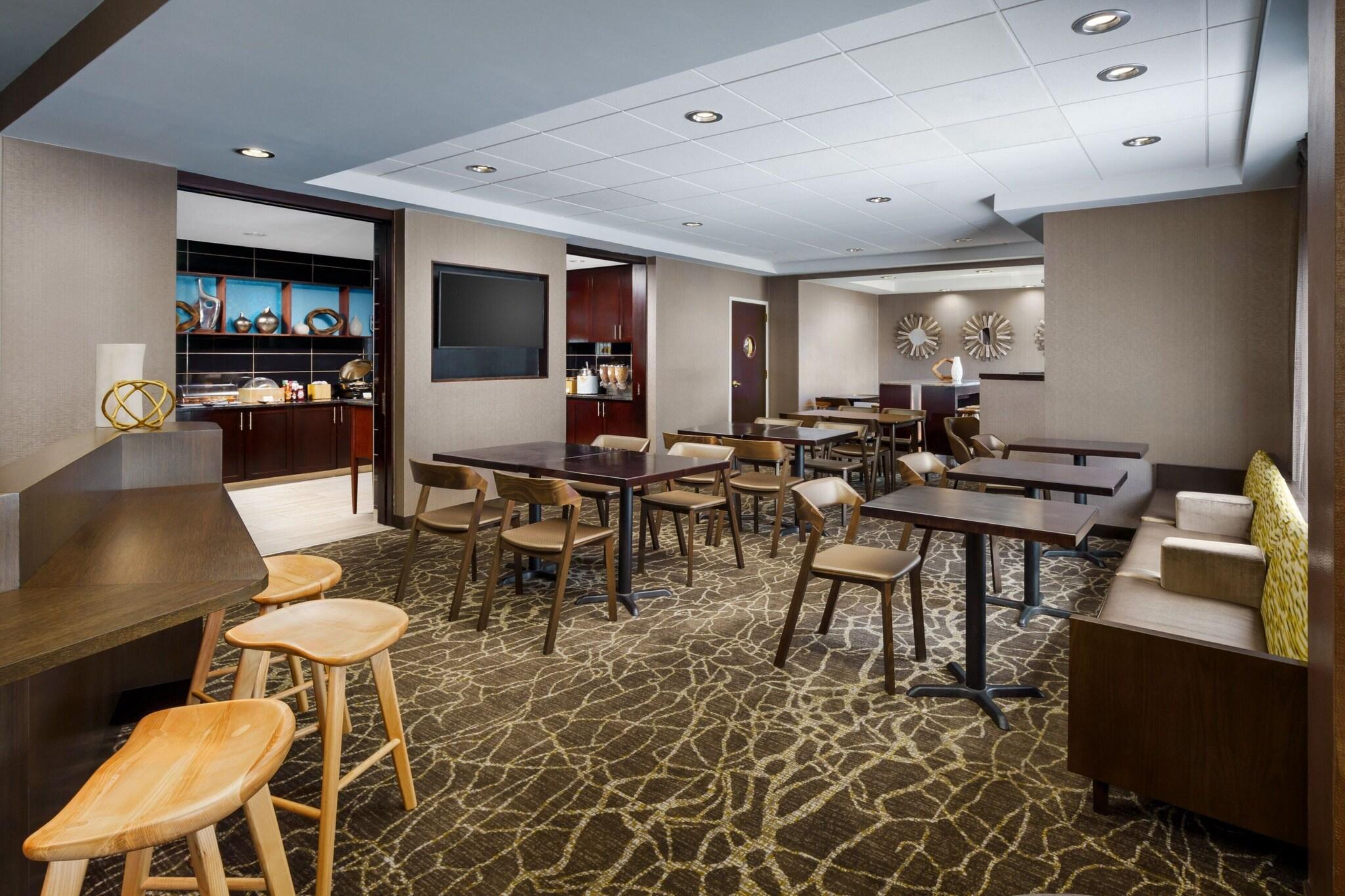 SpringHill Suites Manchester Boston Regional Airport - photo 26