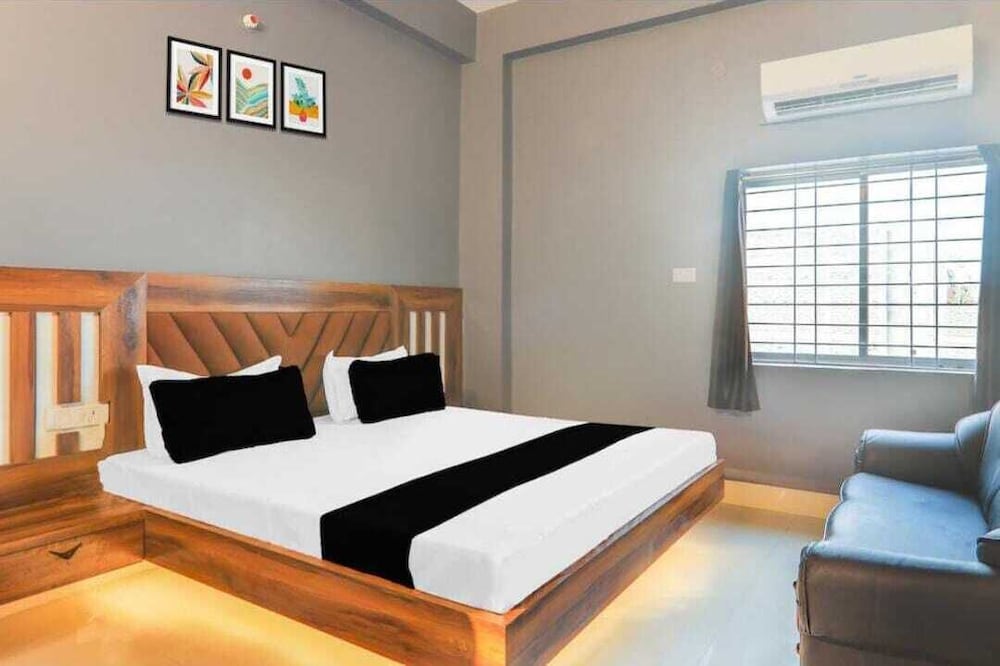 Roomssolution Best Hotel In Patna pet-friendly hotel Patna