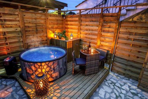 Centro e Spiaggia malachite — 4-Star Luxury Hotel in Anguillara Sabazia, Italy