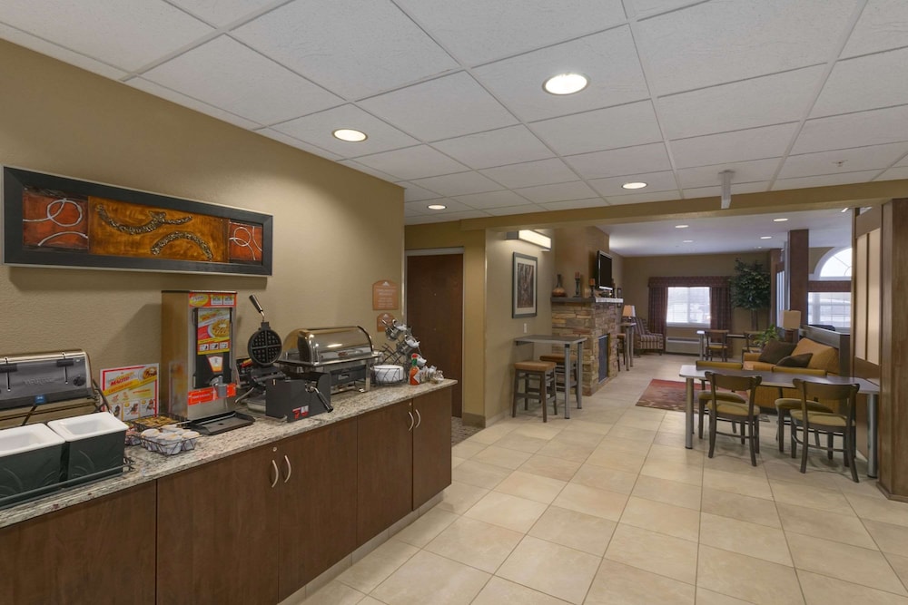 Microtel Inn And Suites Minot - photo 21