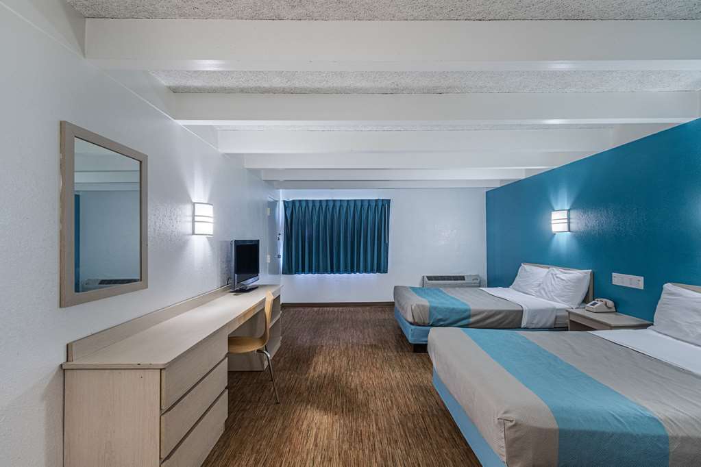 Motel 6 Kokomo In - photo 19