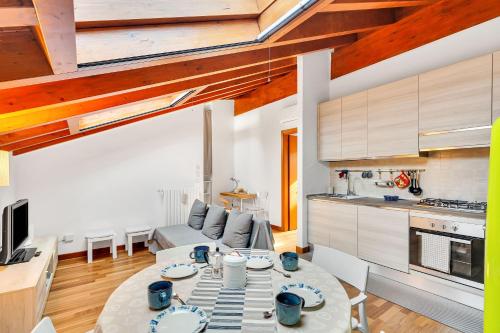 La Mansarda di Cloe Affitti Brevi Italia — 4-Star Luxury Hotel in Milan, Italy