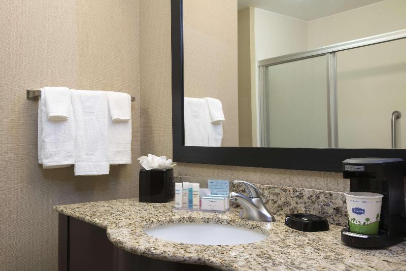 Hampton Inn & Suites Crawfordsville - photo 57