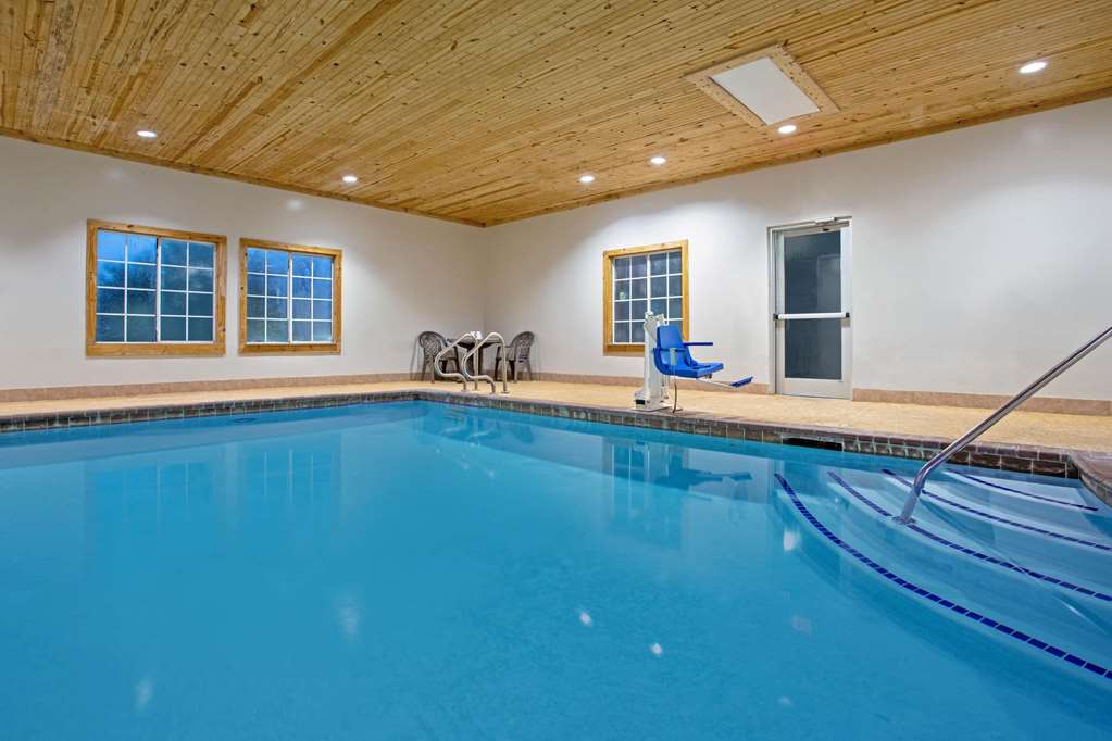 La Quinta Inn & Suites by Wyndham Fairfield TX - photo 12