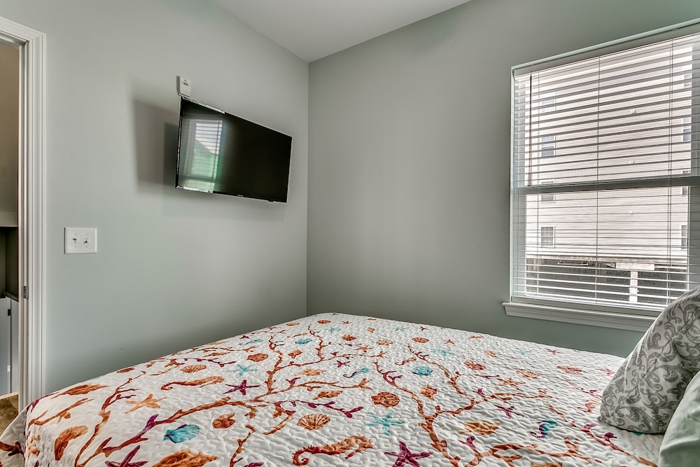 Together Resorts Cherry Grove Resort at 5401 A N Ocean Blvd - photo 15