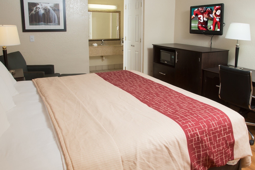 Red Roof Inn Ardmore - photo 17