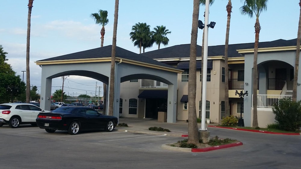 Texas Inn Downtown McAllen - photo 34