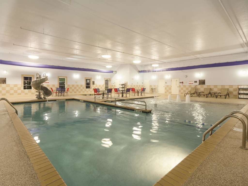 La Quinta Inn & Suites by Wyndham Fargo Medical Center - photo 10