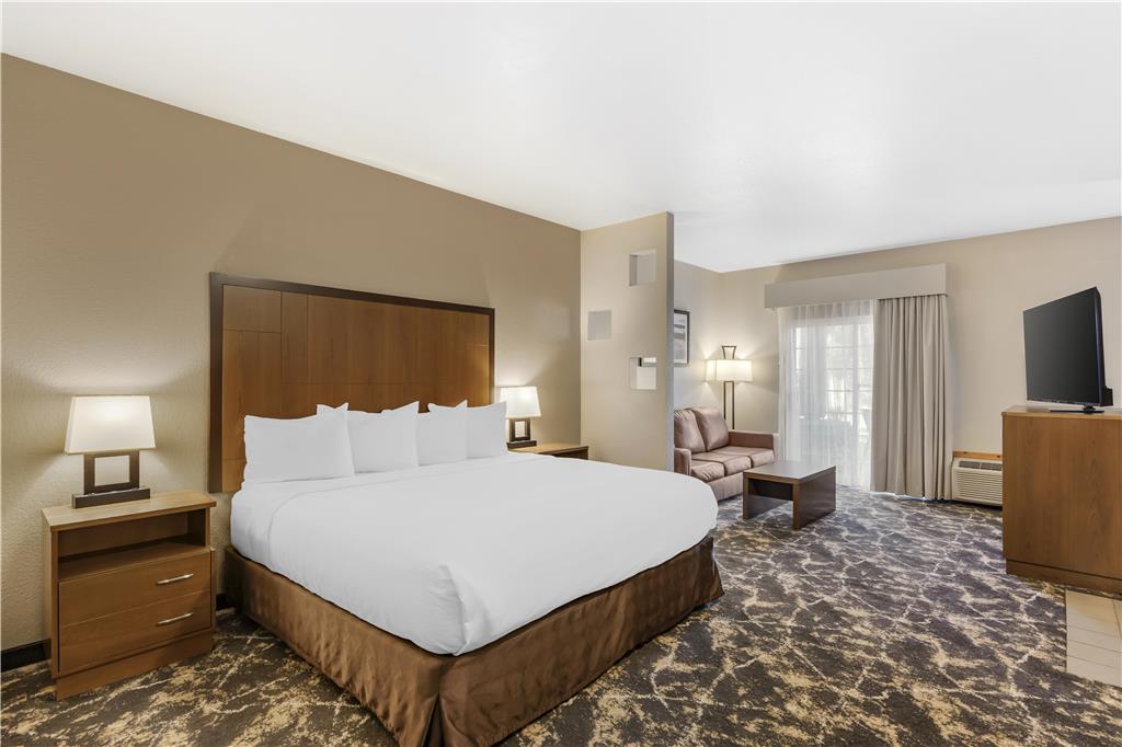 Best Western Plus Riverfront Hotel & Suites - photo 12