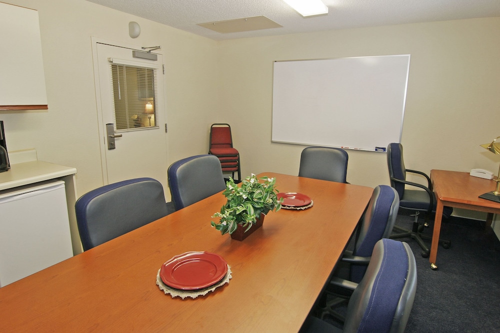 Candlewood Suites Newport News Yorktown by IHG - photo 21