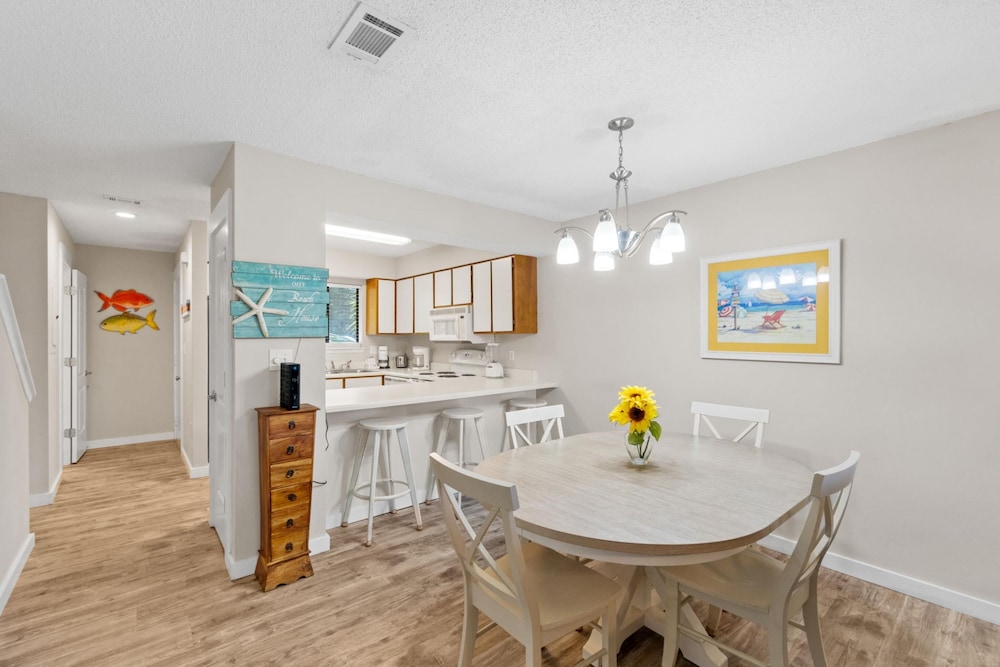 Portside Resort Pet Friendly Rentals by Panhandle Getaways - photo 25