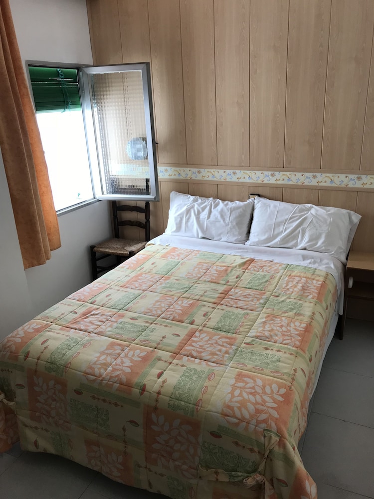 Pensión Venecia - last minute hotel in Salou