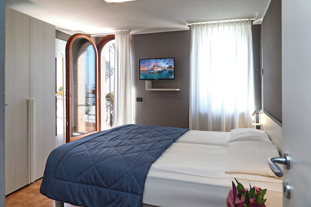 Albergo All’Ancora in Garda, Italy