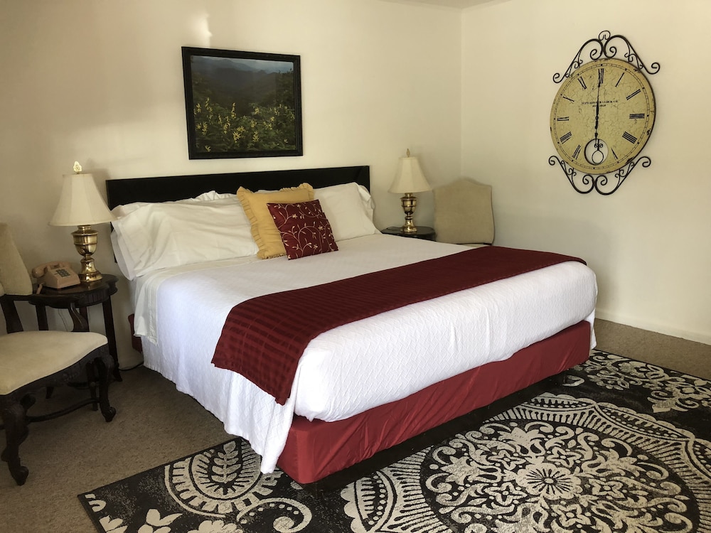 The Cardinal Inn - featured photo