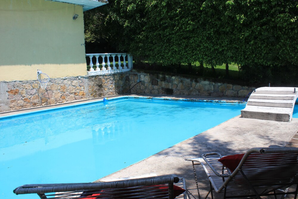 Hotel Teques Inn — Tequesquitengo