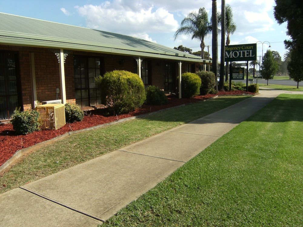 Regency Court Motel — hotel in Cobram