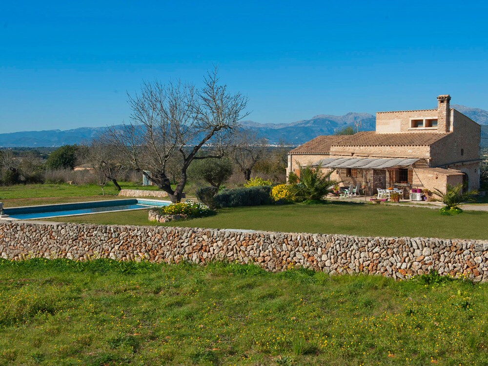 Can Perello — 4-Star Luxury Hotel in Llubi, Spain