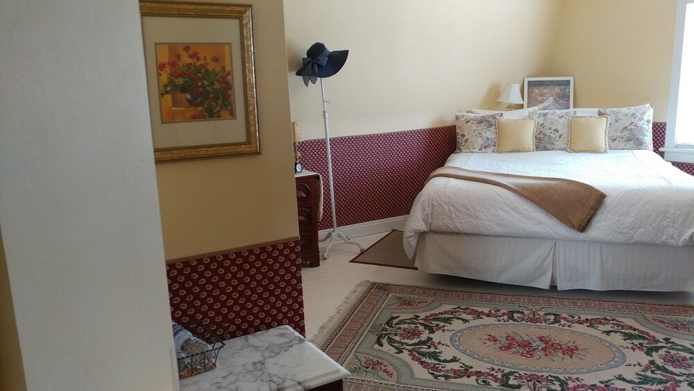 The Iron Gate Inn - photo 18