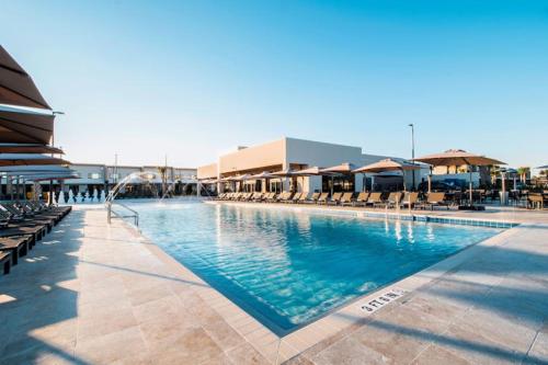 Home in Orlando 7 Min from Disney Parks and 20 from Universal Sleeps 8 4 bedrooms each with a private bathroom — 4-Star Luxury Hotel in Orlando, United States