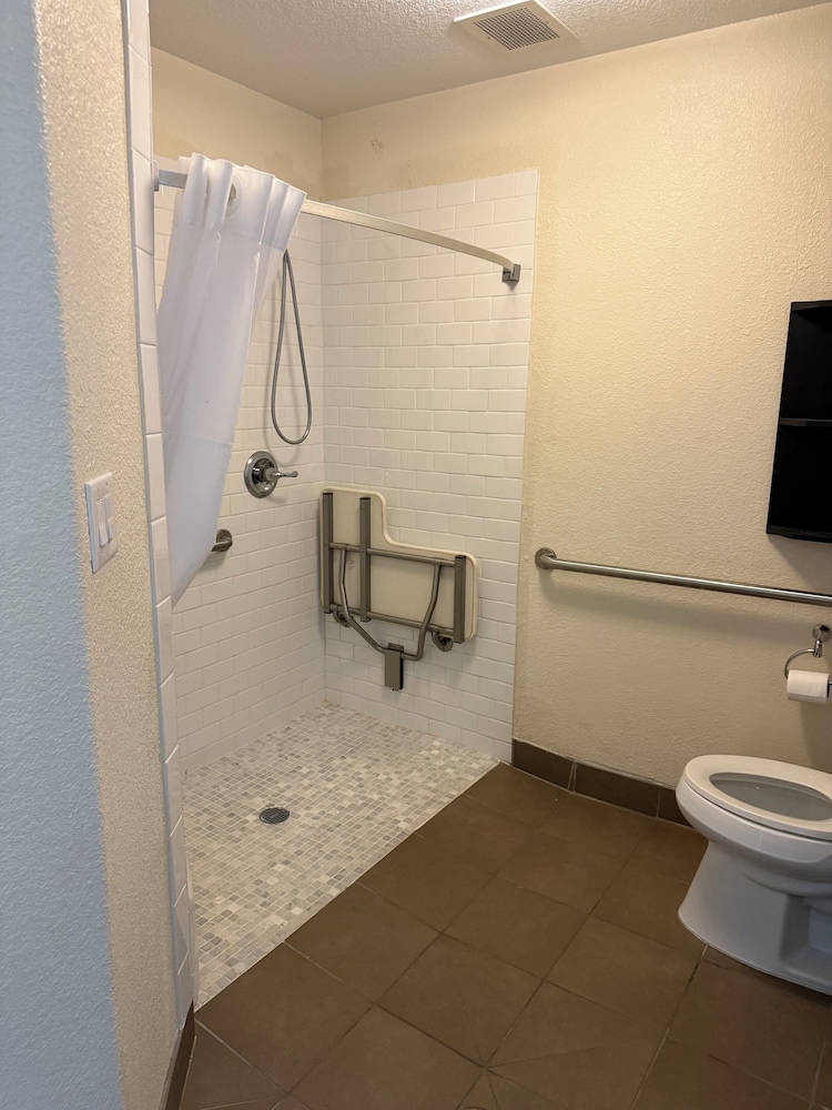 Candlewood Suites Cotulla by IHG - photo 12