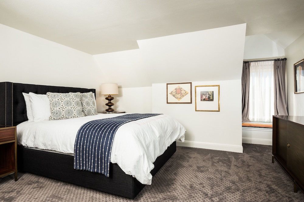 Hotel Ella - photo 16