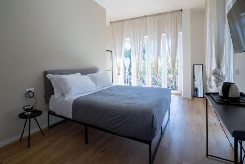 Numero 5 in Bari, Italy